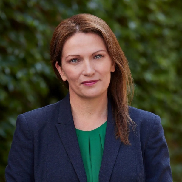 Jennifer Bond