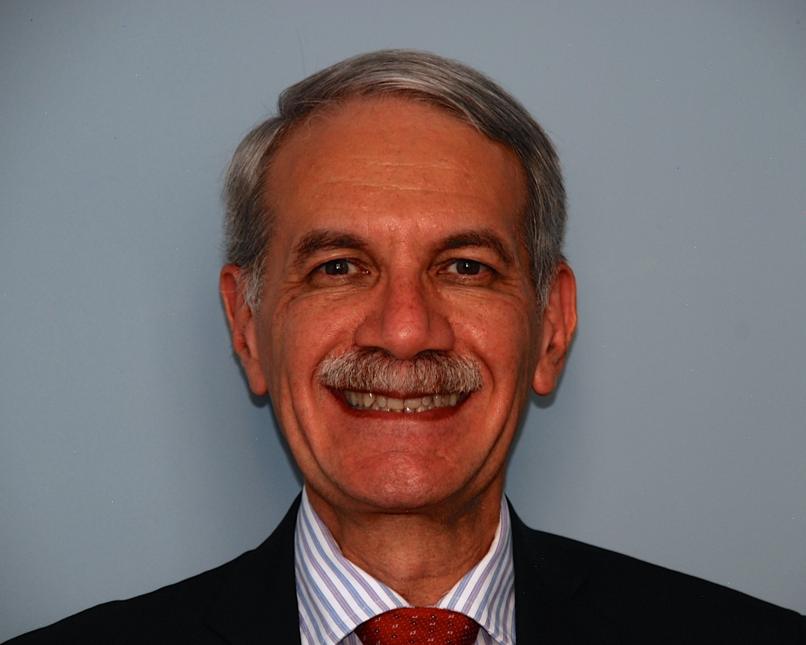 Dr. Antonio Cabral