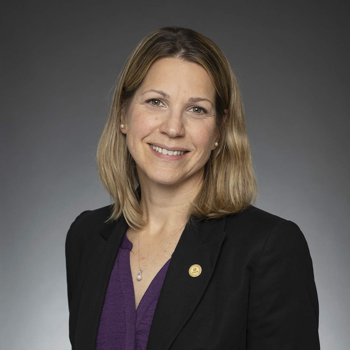 Dr. Nadine Wiper-Bergeron