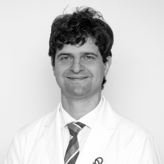 Dr. Hugo Issa
