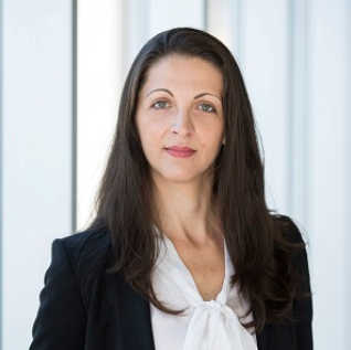 Dr. Carolina Souza