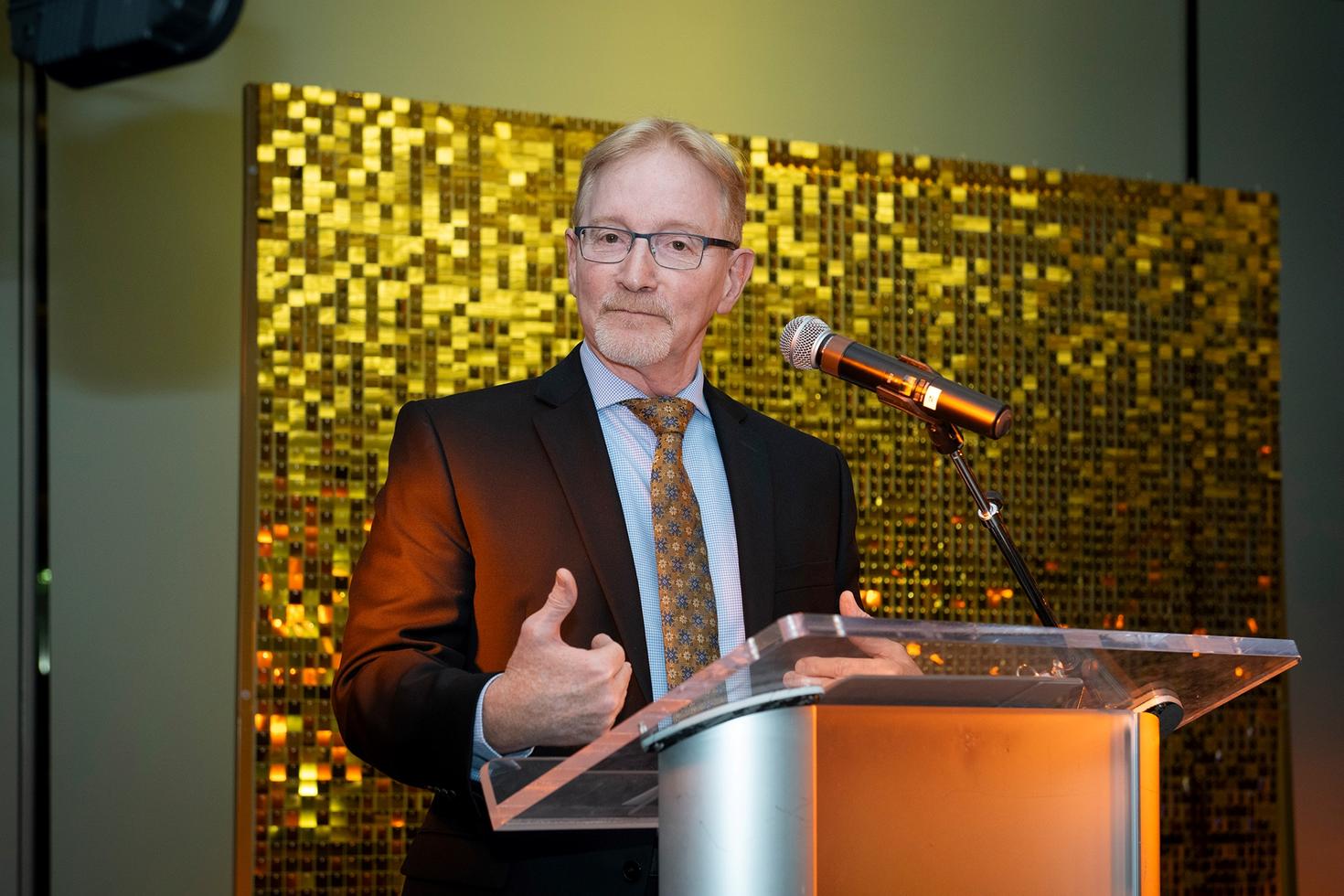 Dr. Bernard Jasmin
