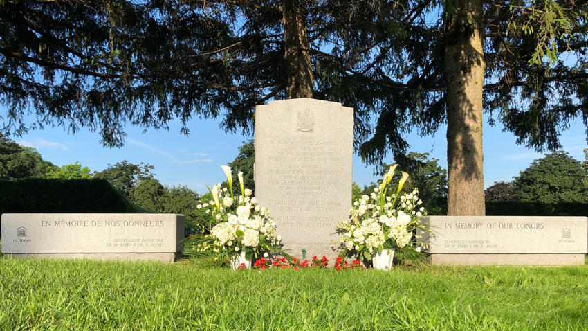 uOttawa Faculty of Medicine Memorial stone honouring body donors