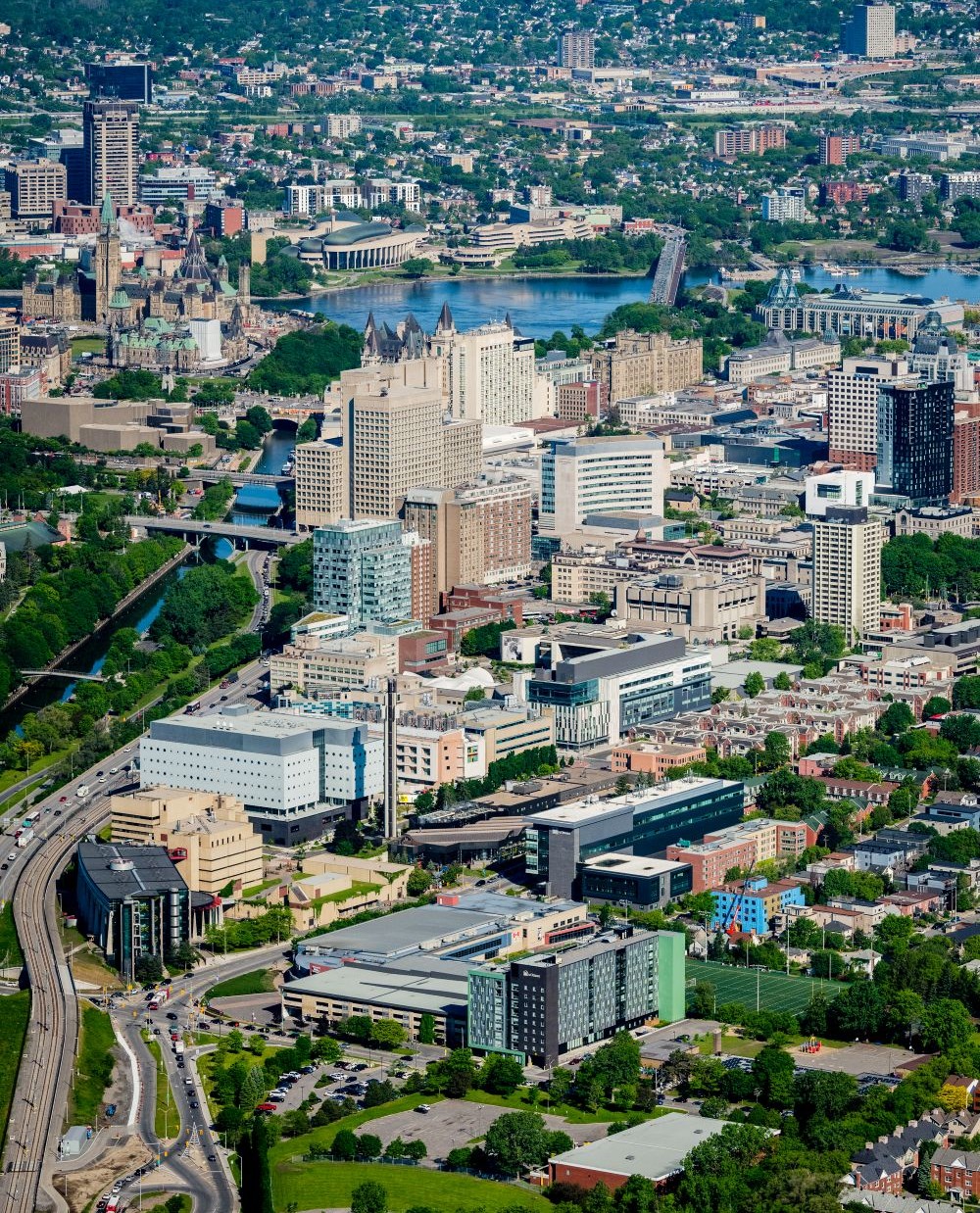 Aerial view of campus - The parliement of Canada and the city of Gatineau is seen in the back