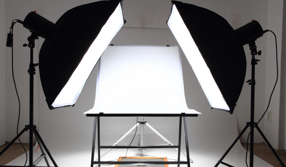 Screens and lights