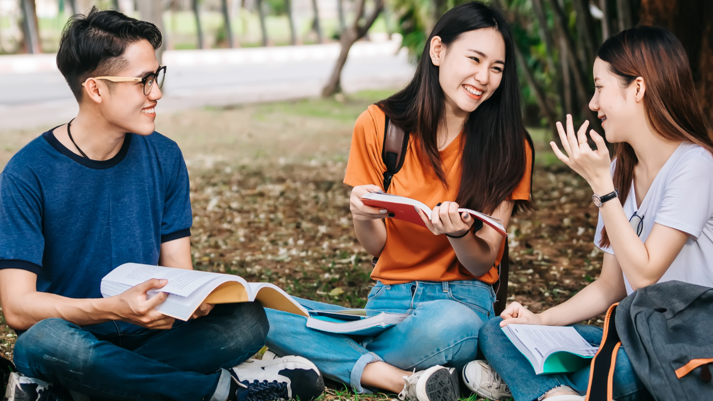 Étudiants qui étudient
