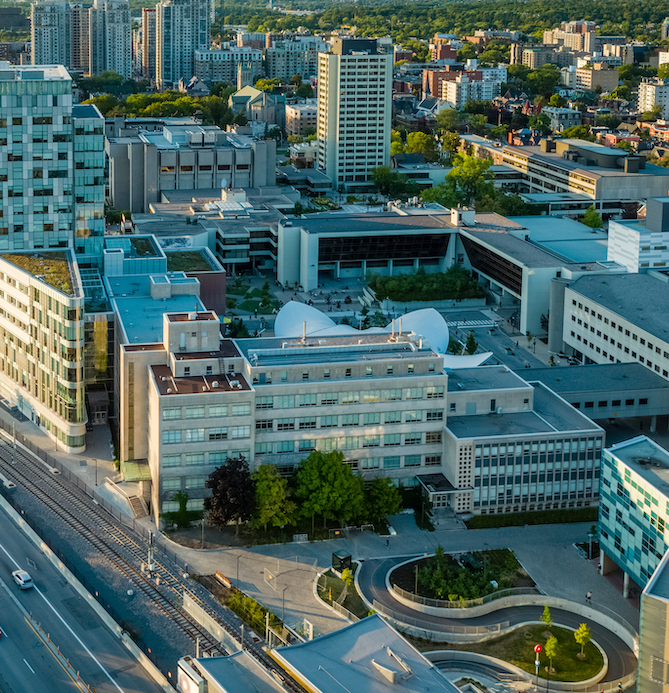 Bâtiments du campus de l'Université d'Ottawa.