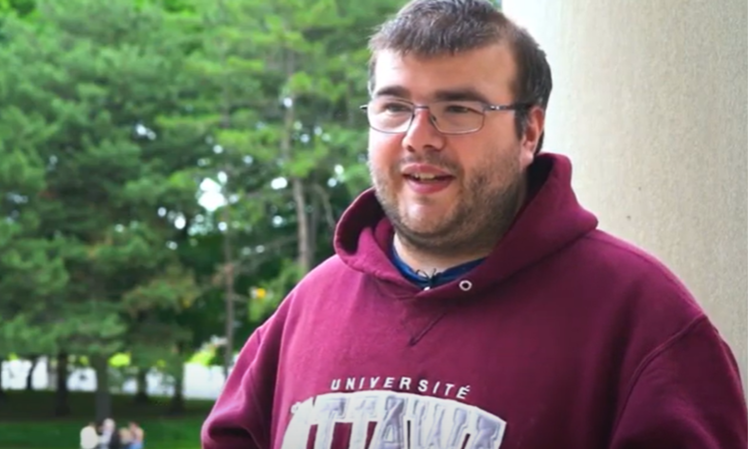 Dominic, étudiant à la maîtrise en études du bilinguisme