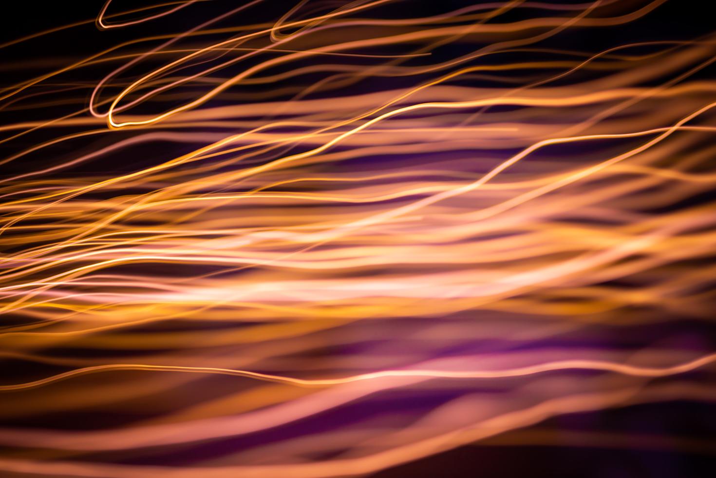 faisceaux lumineux de couleur orange