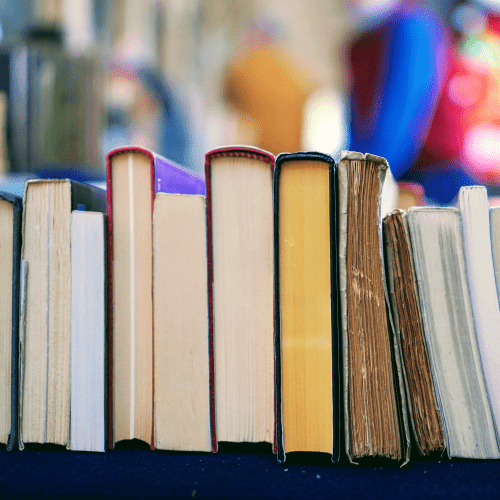 Image de livres sur une étagère