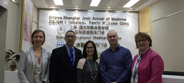 Représentants de l'Université d'Ottawa à l'école conjointe de médecine d'Ottawa et de Shanghai (OSJSM)