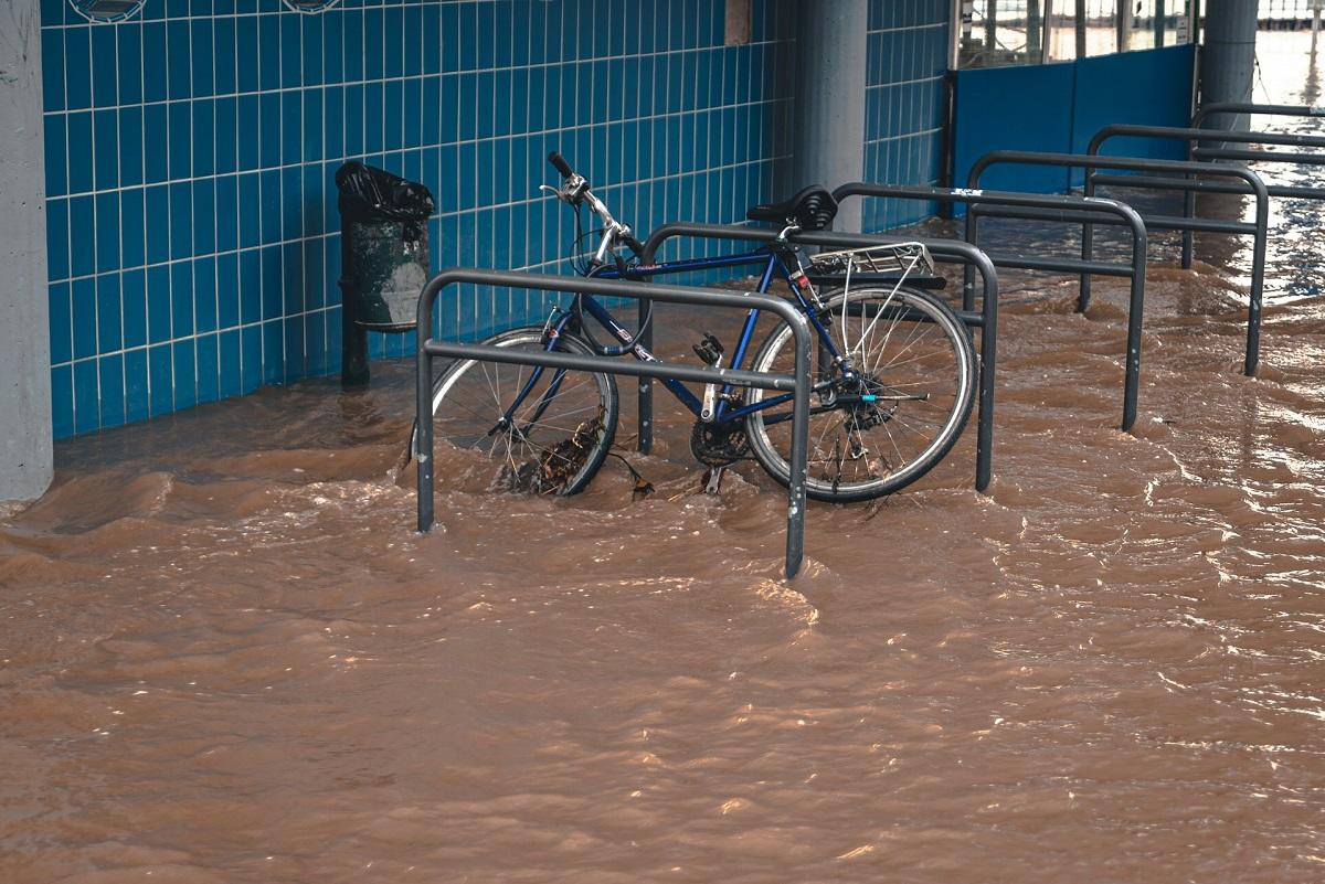 Bicyclette dans une inaudation