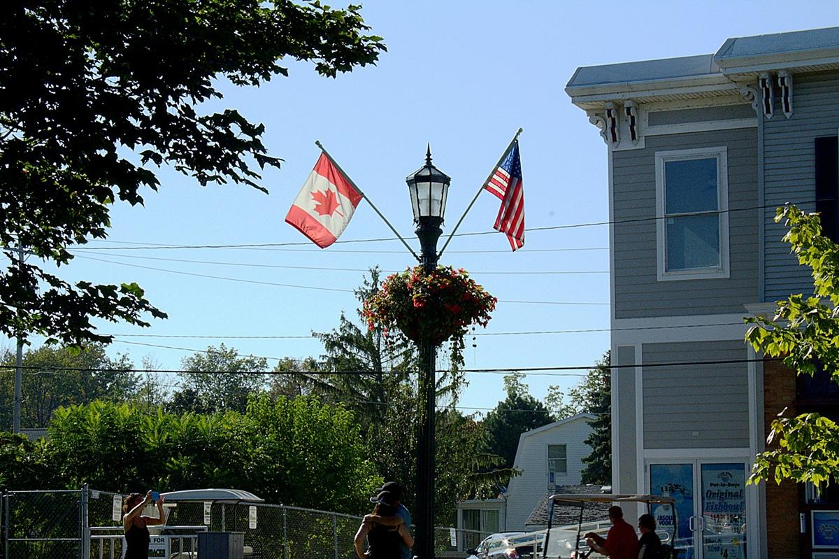 Drapeaux de Canada et les États-unis