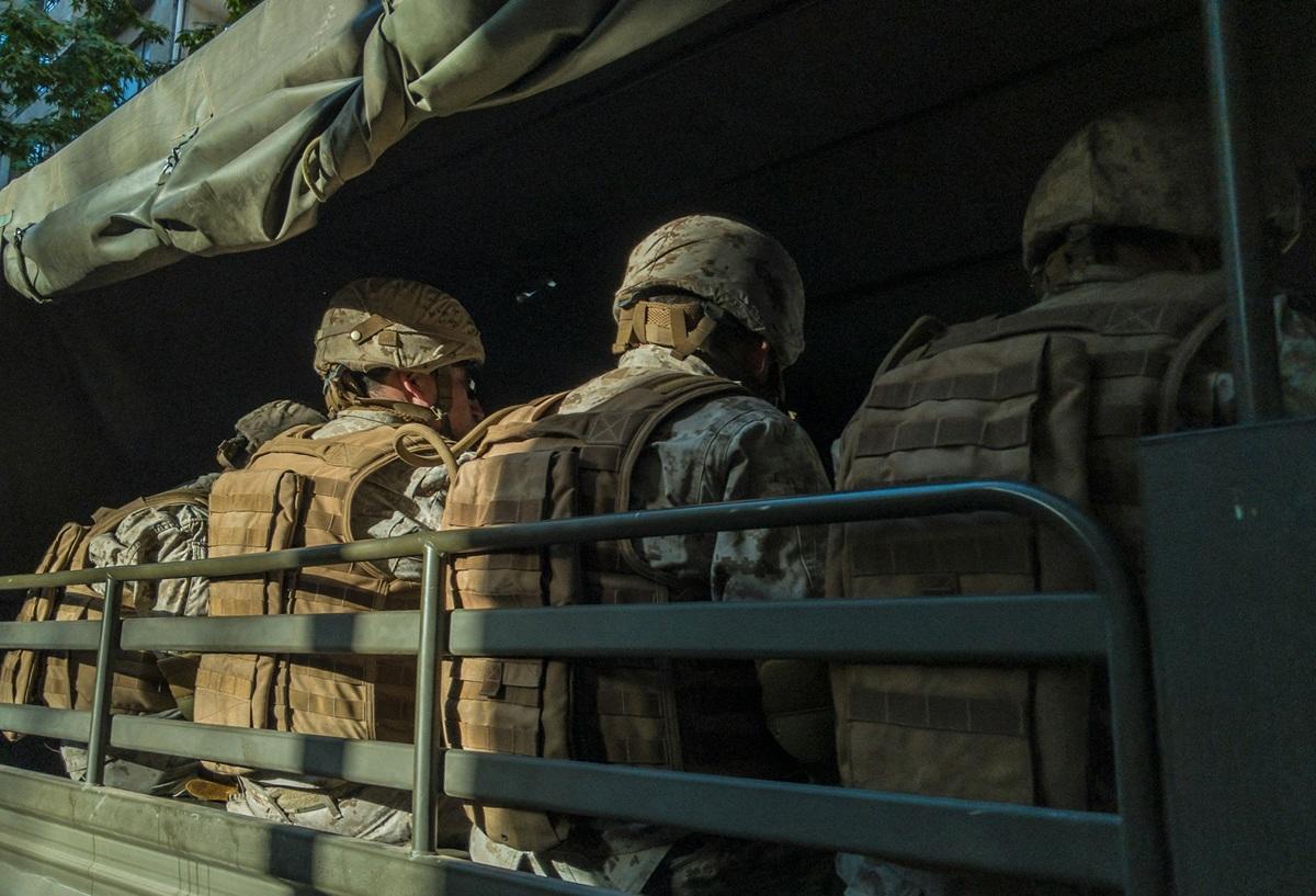 Des militaires américains à bord d'un camion