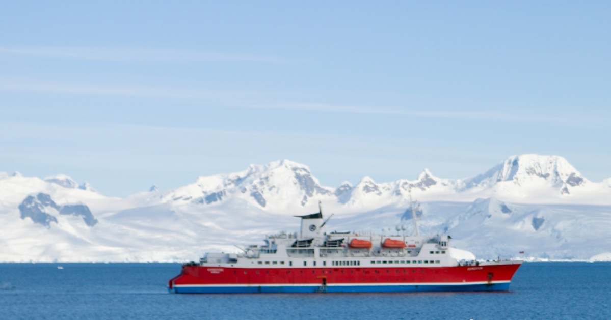 Navire dans l'Arctique
