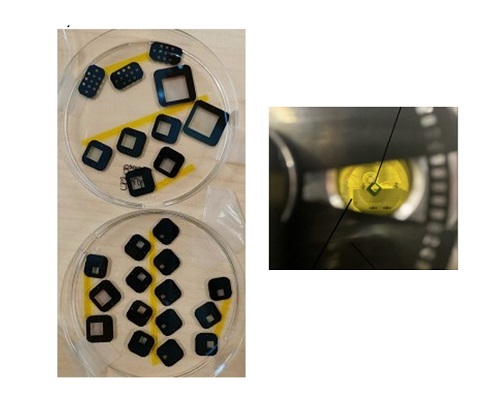 Deux boîtes de Petri remplies de petites membranes de nitrure de silicium et Vue rapprochée d’une membrane de nitrure de silicium tenue par une lame de hacheur.