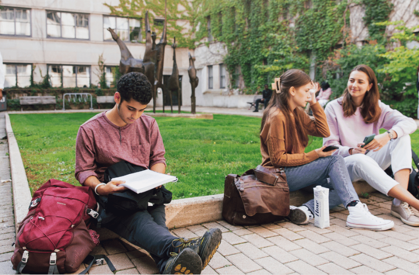 Students studying at uOttawa