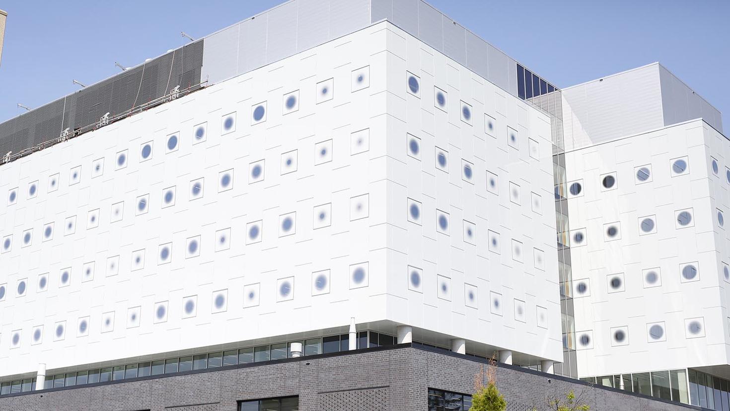 Exterior view of stem complex