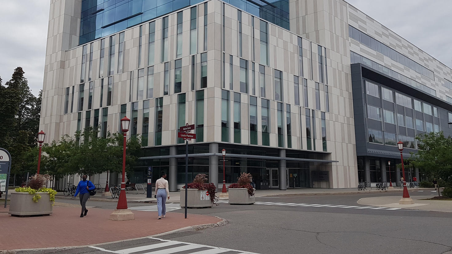 CRX building