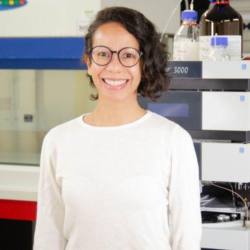 Professor Génesis González