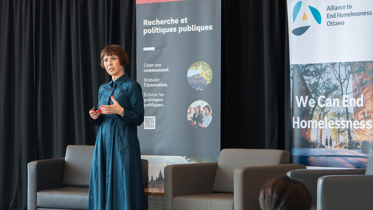 Lígia Teixeira giving a presentation at uOttawa