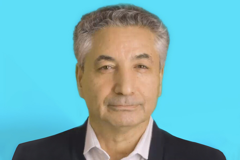 Dr Khosrow Adeli