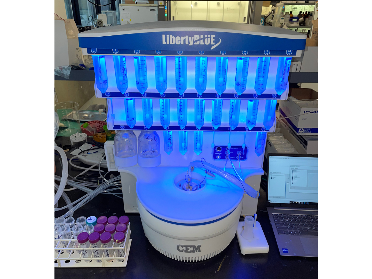 Système de synthèse automatisée de peptides par micro-ondes Liberty Blue