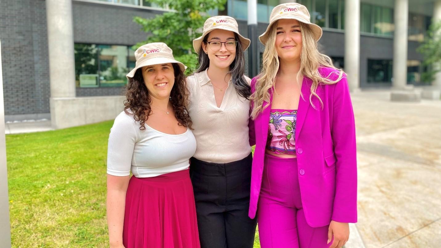 Étudiantes au doctorat Leah McMunn, Melodie Mallais and Myriam McKenna