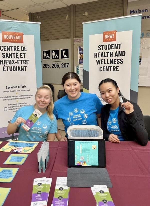 Étudiants qui sourient