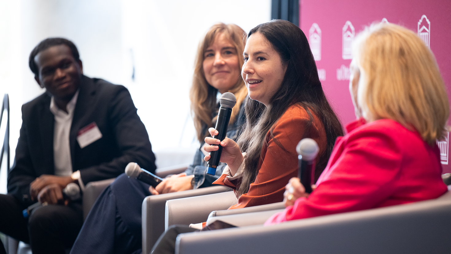 Alida Burke, diplômée de Telfer, cofondatrice et directrice financière de Growcer, partage son expérience avec les étudiantes et étudiants.