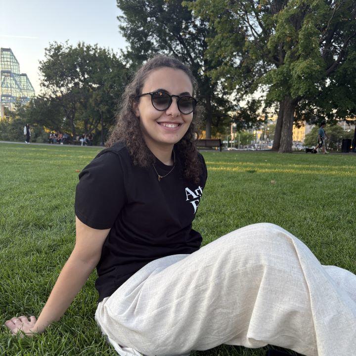 Aya Fakhrdine, information academic assistant