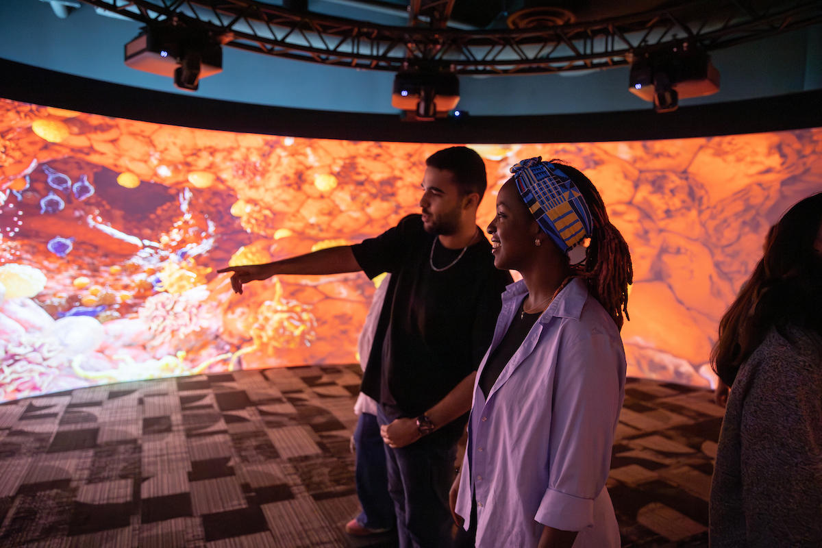 Immersive Tunnel with student at Innova