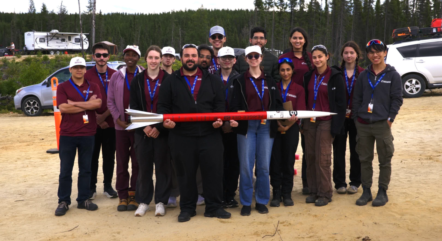 The University of Ottawa Faculty of Engineering uoRocketry team hold the Perigee-Gee rocket.