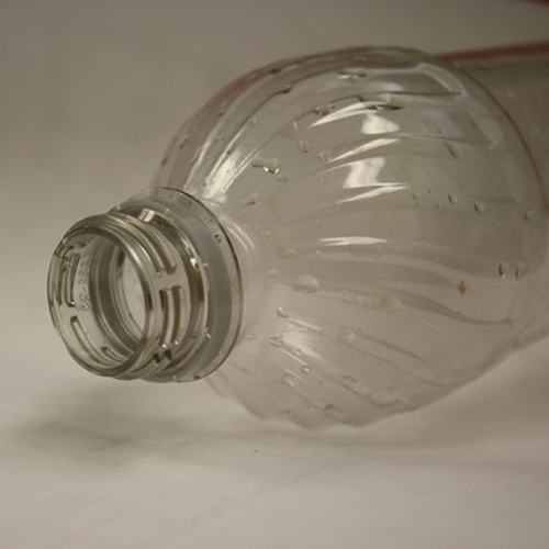 Bouteille d’eau en plastique vide