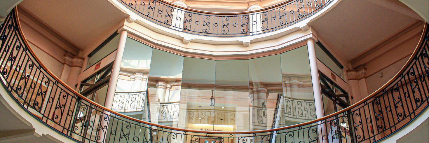 Balcon au deuxième étage du pavillon Tabaret