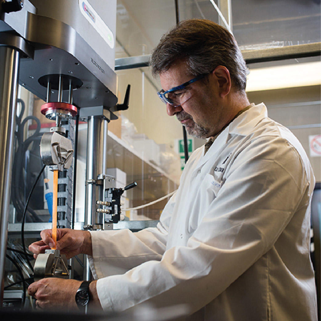 Chercheur dans un laboratoire du 