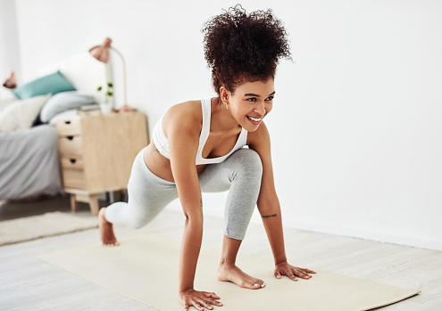 Une personne faisant des exercices physiques