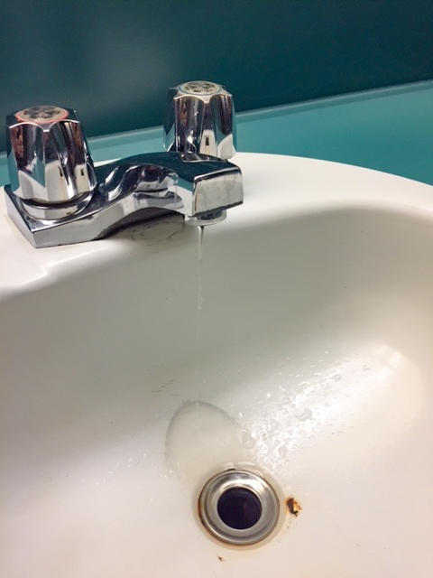 Robinet qui fuit sur le campus
