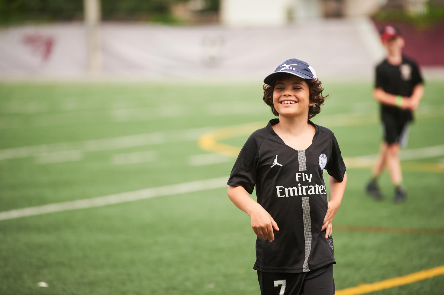 un enfant participant à un camp d'été