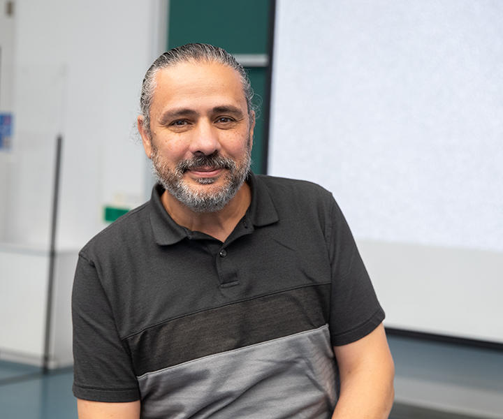 Le professeur Joseph Khoury, Département de mathématiques et de statistique