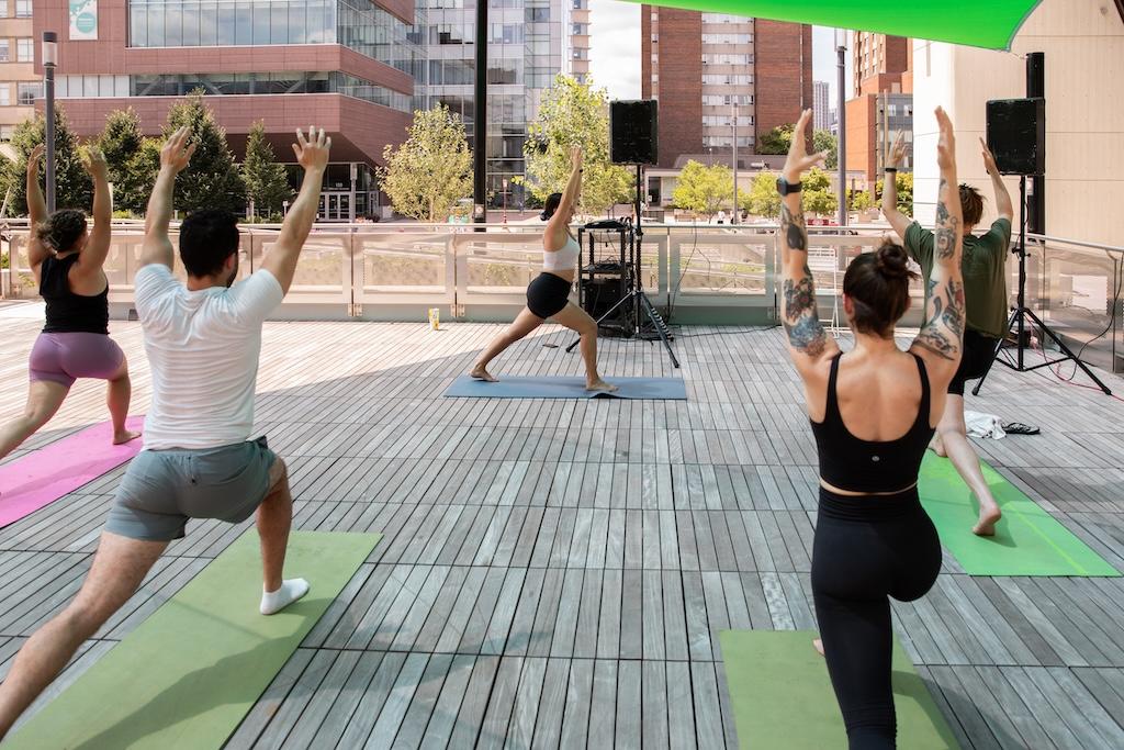 Cours de yoga en plein air à uOttawa