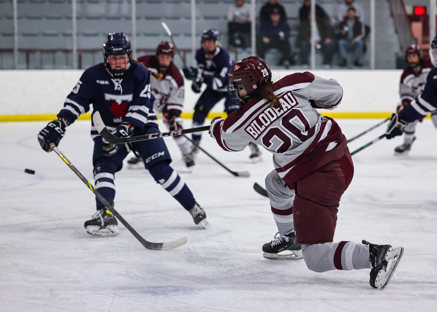 L’équipe de Hockey féminin jouent contres l’Université de Toronto 