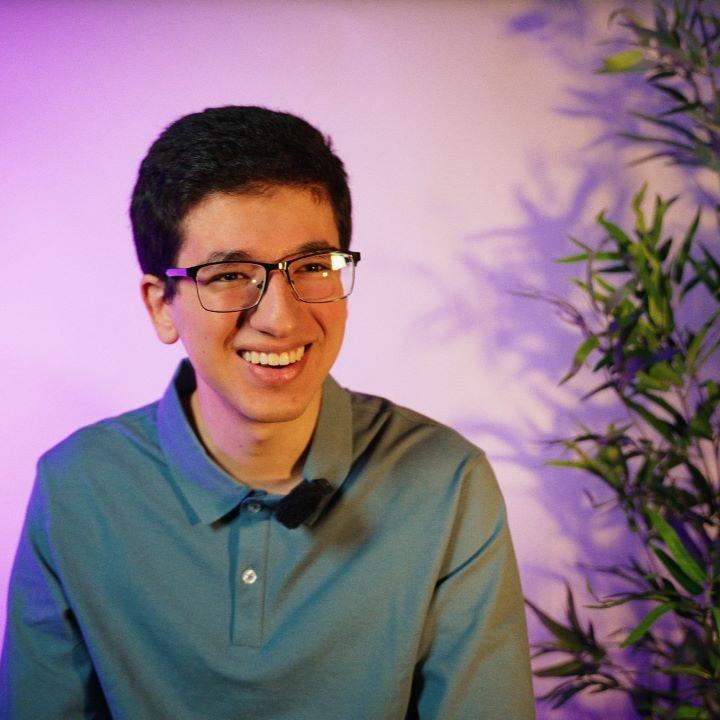 Charif Bahloul, l'un des lauréats des prix 21 moins de 21 ans de Jeunesse Ottawa